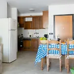 Guesthost - Lovely Flat With Private Parking Appartamento