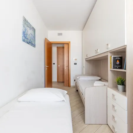 Guesthost - Lovely Flat With Private Parking Lejlighed Pisa