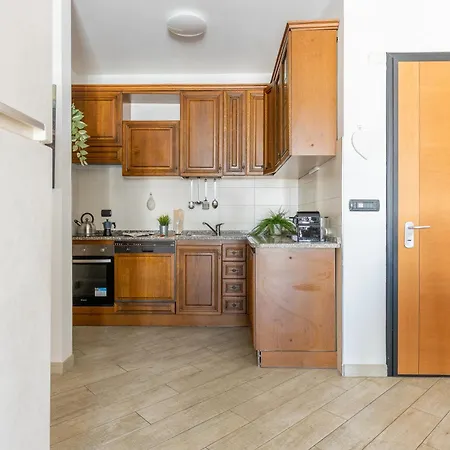 Guesthost - Lovely Flat With Private Parking * Pisa