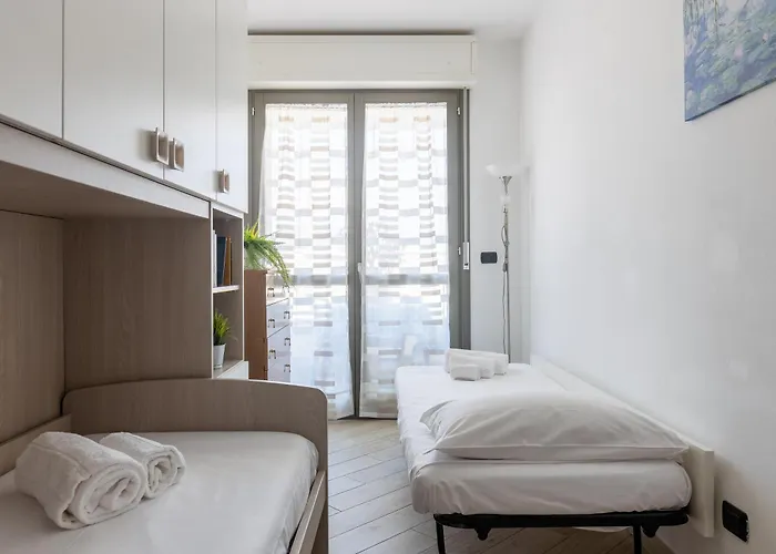 Lägenhet Guesthost - Lovely Flat With Private Parking