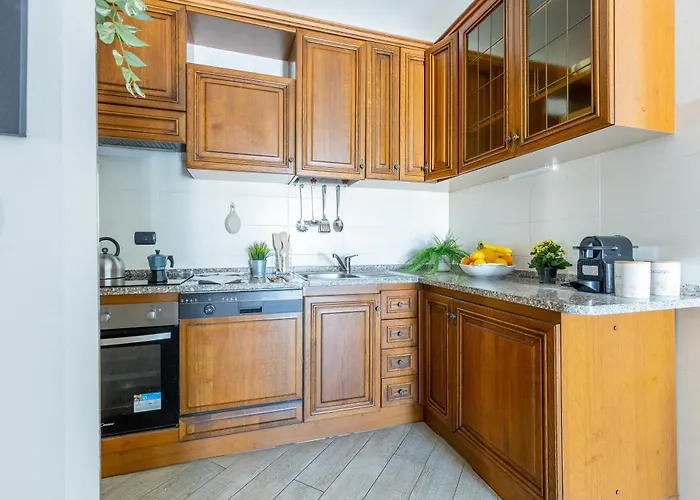 Guesthost - Lovely Flat With Private Parking Lägenhet Pisa